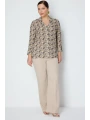 On Fashion V Yaka Çiçek Desenli Gömlek 74478