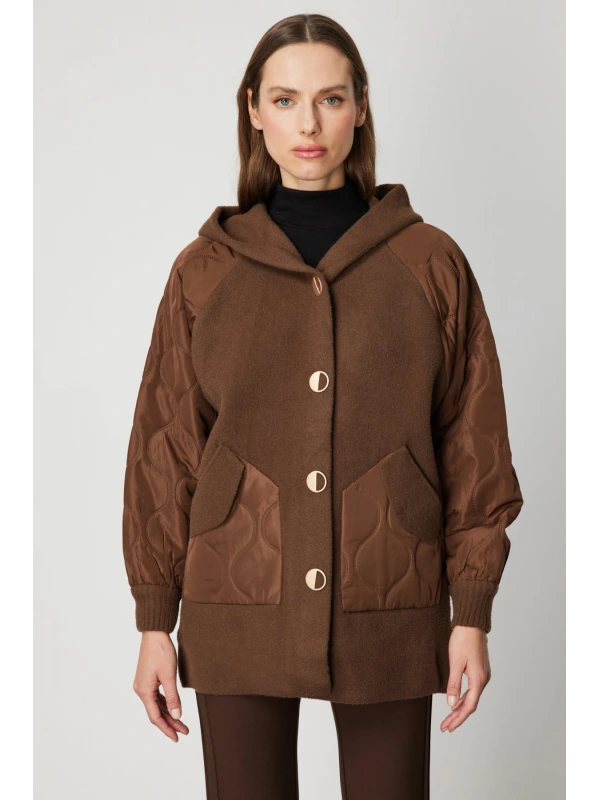 On Fashion Kadın Kolları Kapitoneli Düğmeli Kapüşonlu Kahverengi Mont 60935