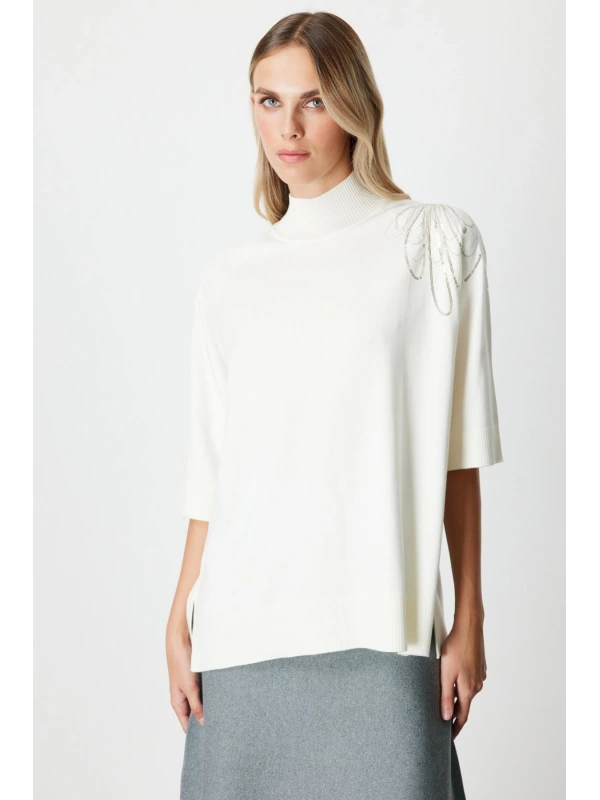 On Fashion Kadın Yarım Kol Tek Omuz Zincirli Ekru Kazak 65381