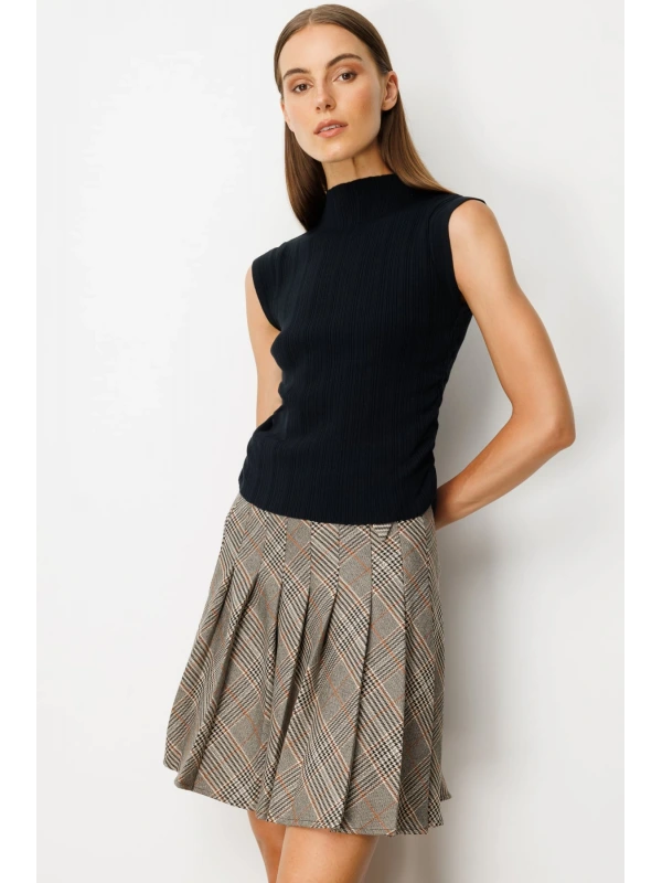 On Fashion Kadın Yanları Büzgülü Kolsuz Siyah Kazak 65355