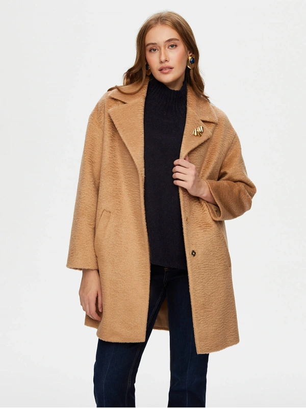 Faik Sönmez Kadın Broş Detaylı Suni Astragan Bej Kaban UW26KBN007