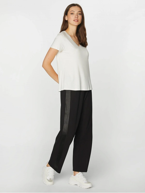 Faik Sönmez Kadın V Yaka Kısa Kol Ekru T-Shirt B00001