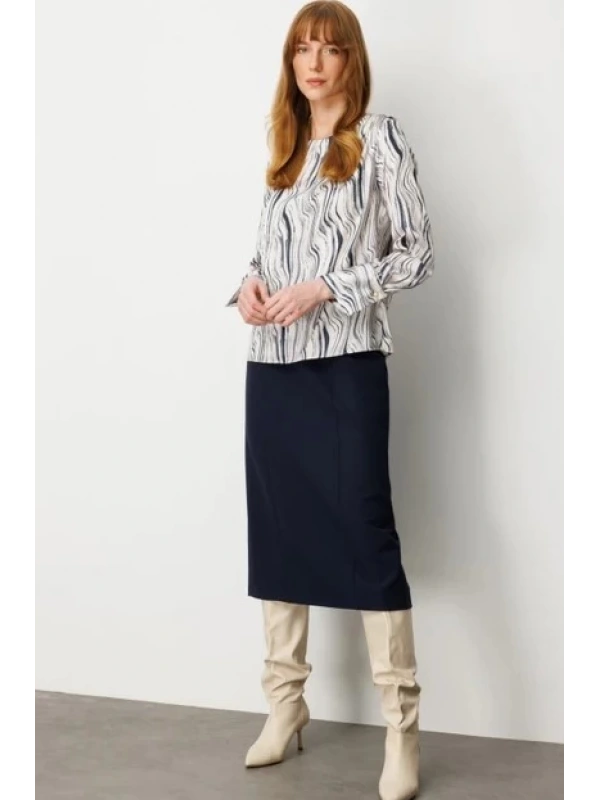 Ekol Broş Detaylı Desenli Siyah Kadın Bluz 03015