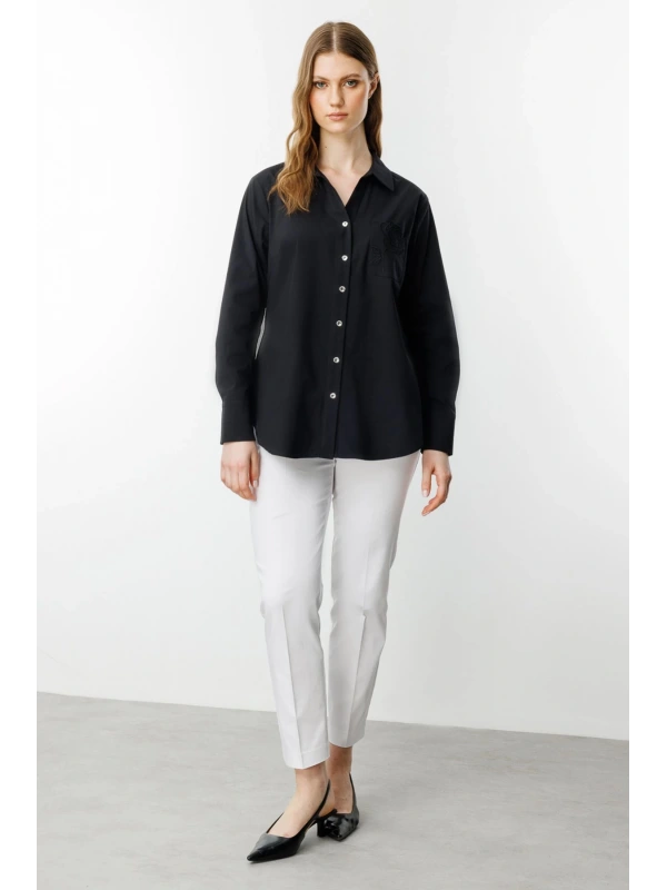 Ekol Büyük Beden Gül Nakışlı Cepli Siyah Kadın Gömlek 03504