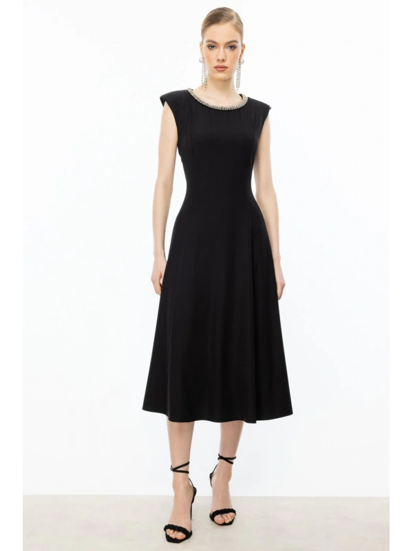 Ekol Kolsuz Yakası Taş İşlemeli Elbise 05020