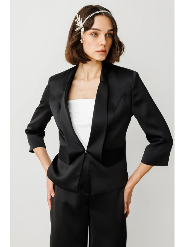 Ekol Saten Kumaş Kadın Siyah Kısa Ceket 04152