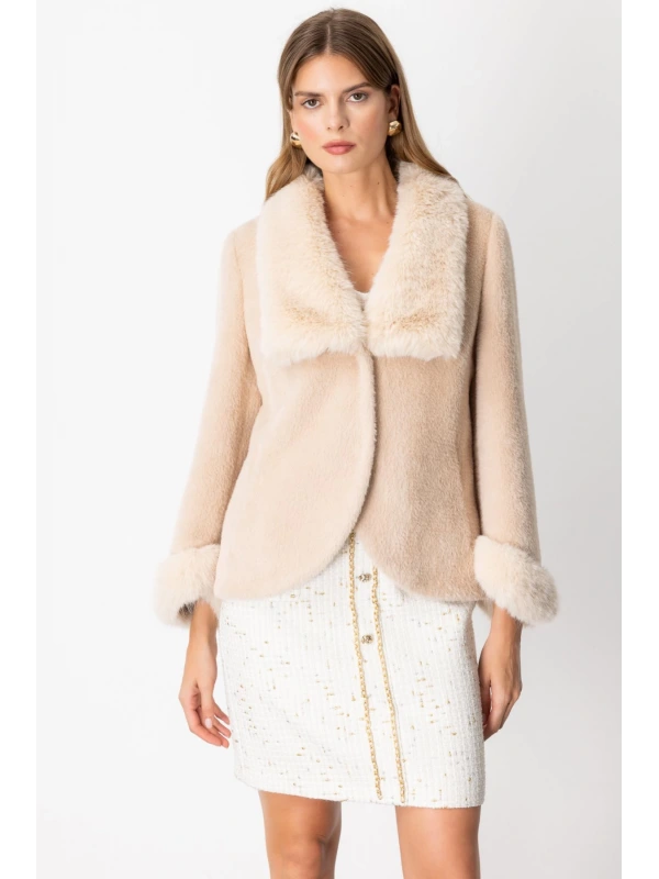 Ekol Yakası Kürklü Peluş Kum Renk Kadın Manto 06027