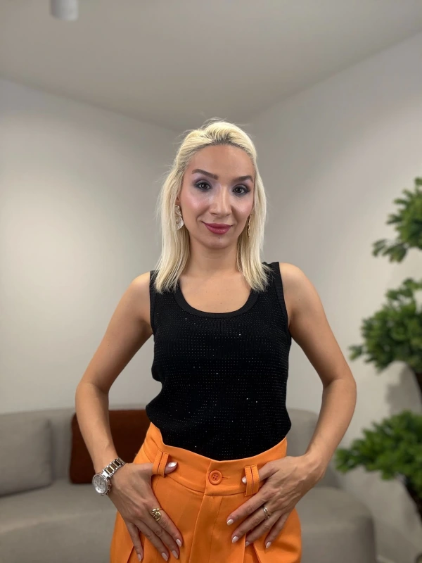 On Fashion Askılı Taşlı Bluz 70571