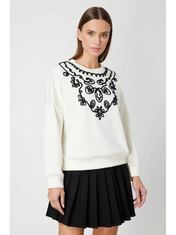 On Fashion Kadın Yakası İşlemeli Ekru Sweatshirt 66357