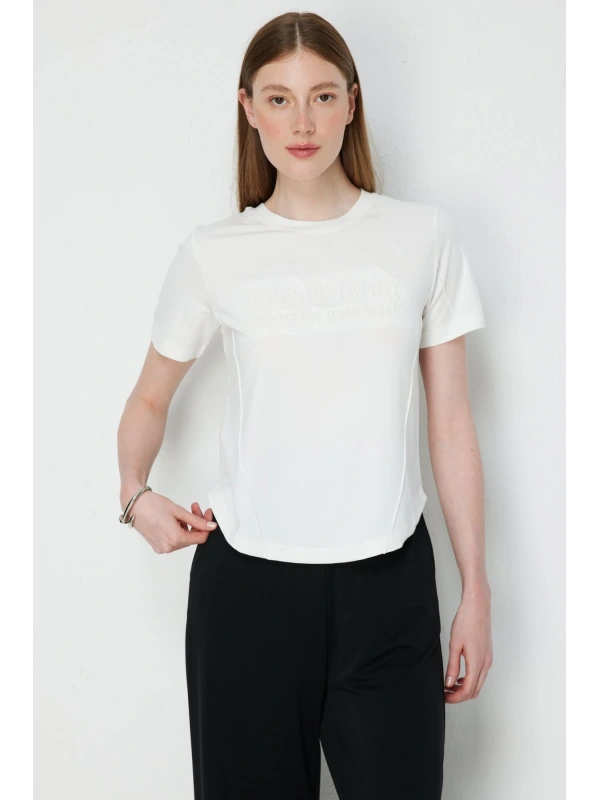 On Fashion Yazılı Dikişli Sıfır Yaka Bluz 76412