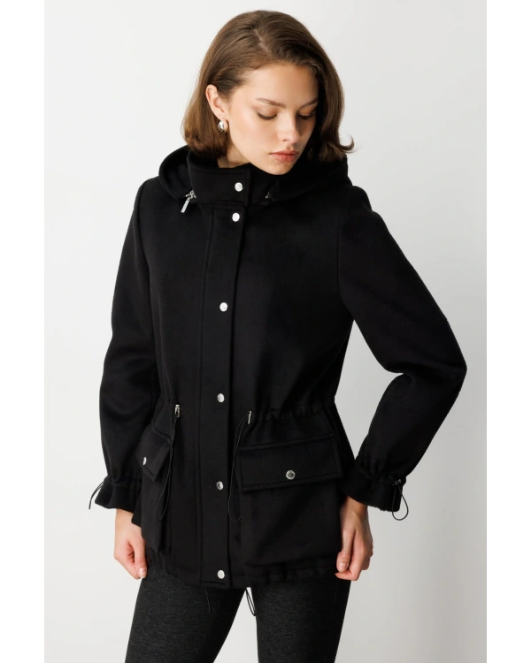 Ekol Beli Lastikli Kapüşonlu Siyah Manto 06041