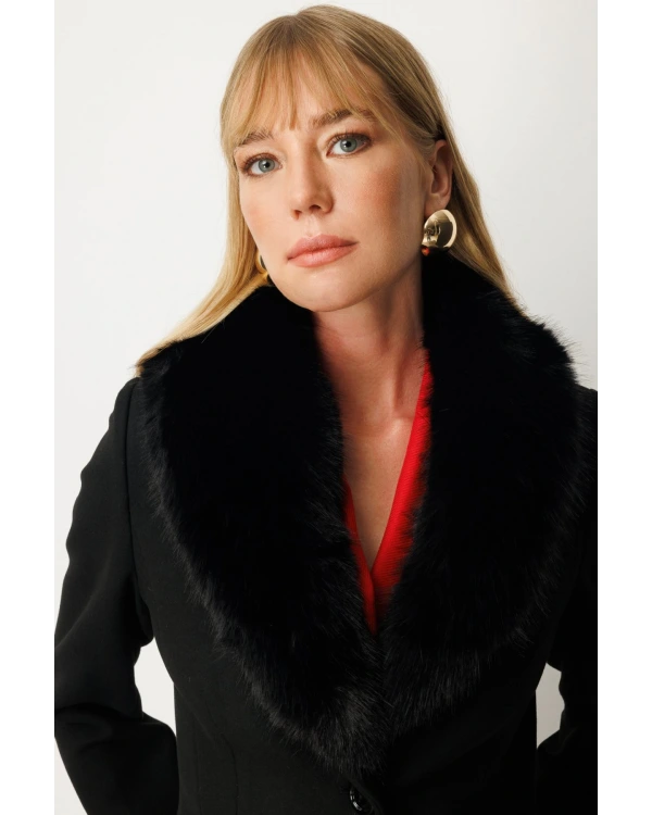 Ekol Yakası Kürklü Manto 06065