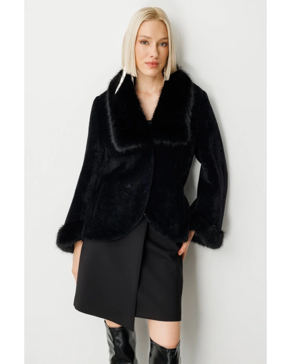 Ekol Yakası Kürklü Peluş Manto 06027