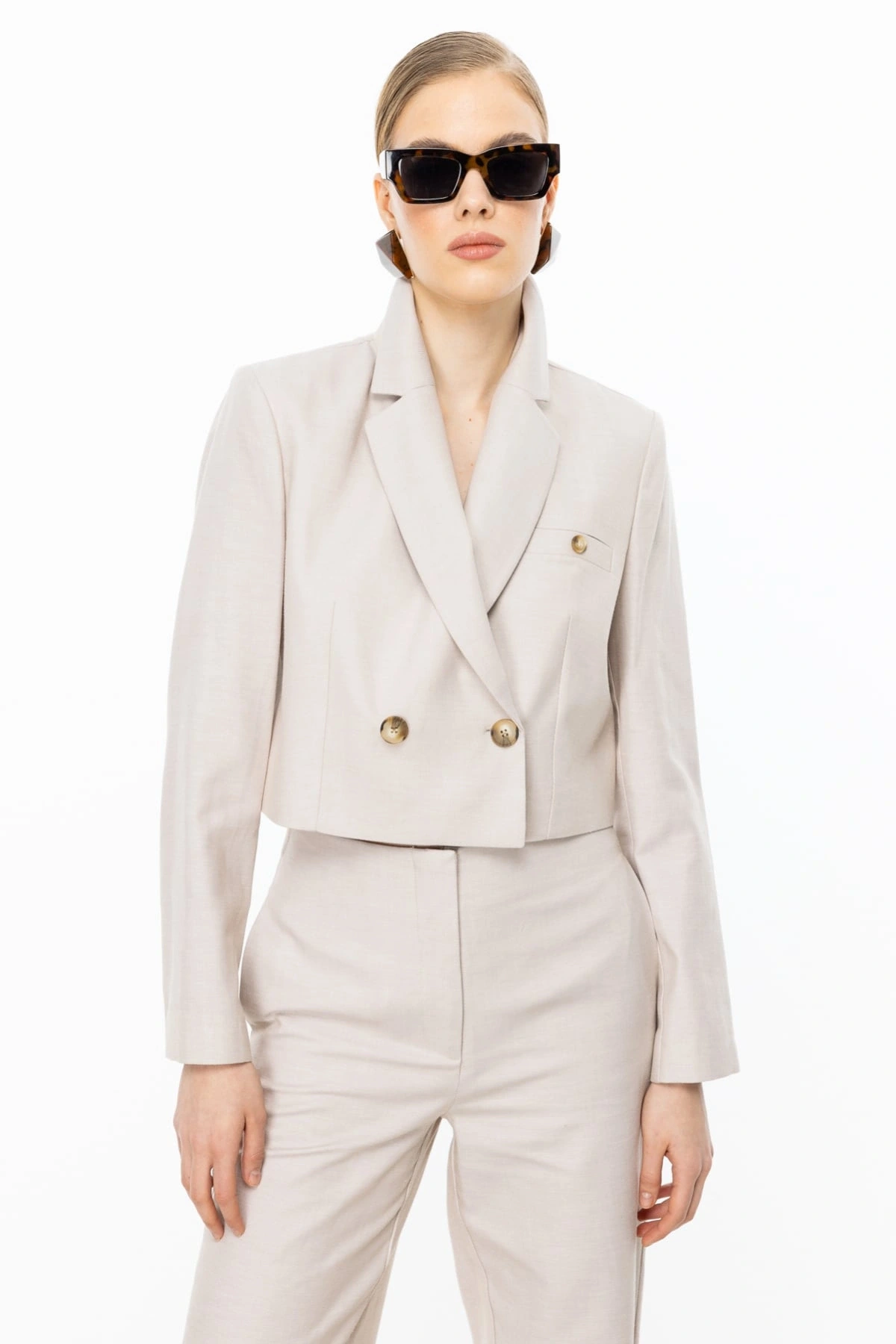 Ekol Kadın Düğmeli Bej Crop Ceket 04076