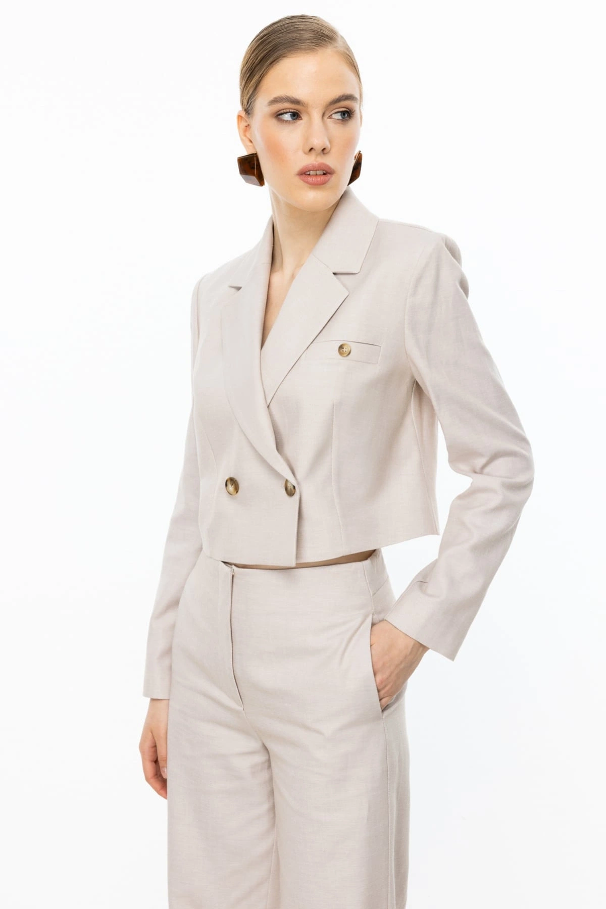 Ekol Kadın Düğmeli Bej Crop Ceket 04076