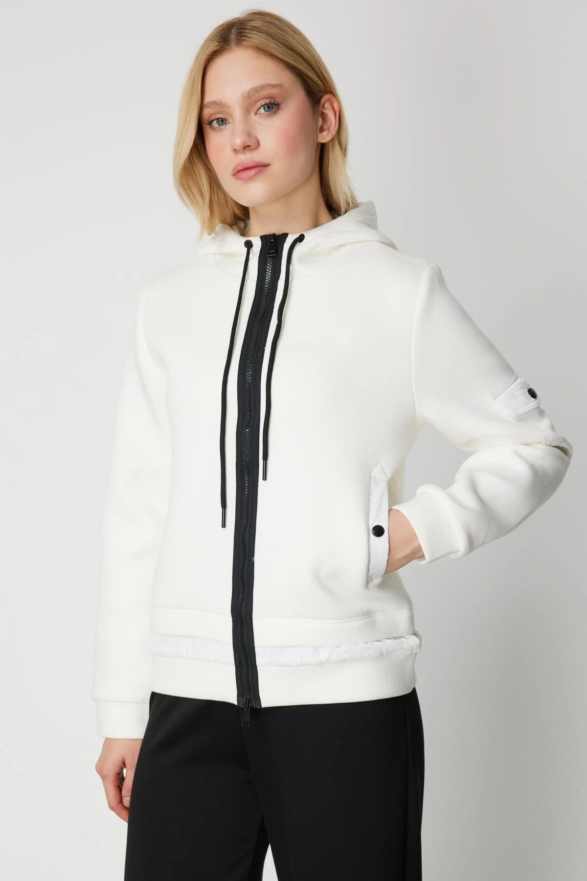 On Fashion Kadın Kapüşonlu Cepli Ekru Mont 60703