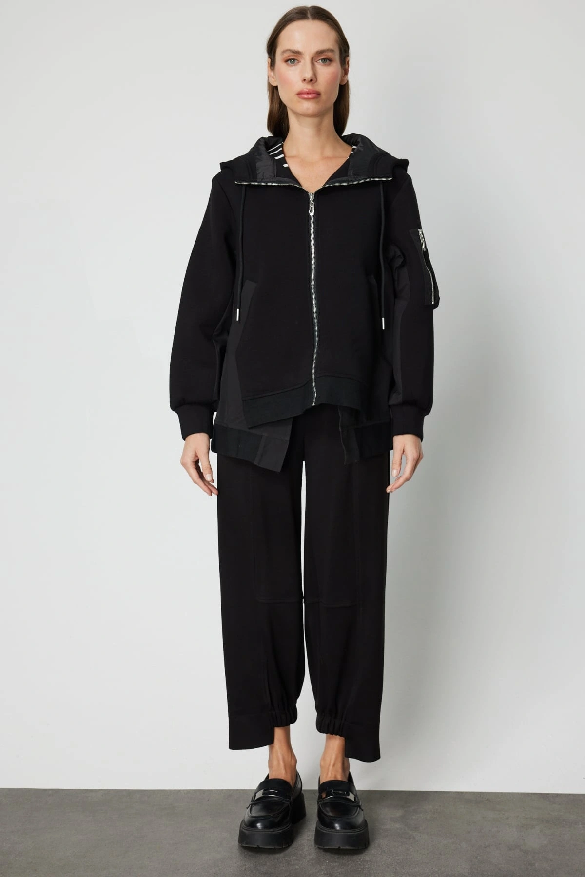 On Fashion Kadın Kapüşonlu Fermuarlı Siyah Mont 60704