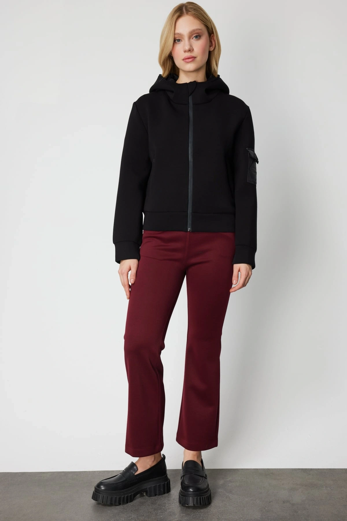 On Fashion Kadın Kapitone Detaylı Kapüşonlu Siyah Mont 60707