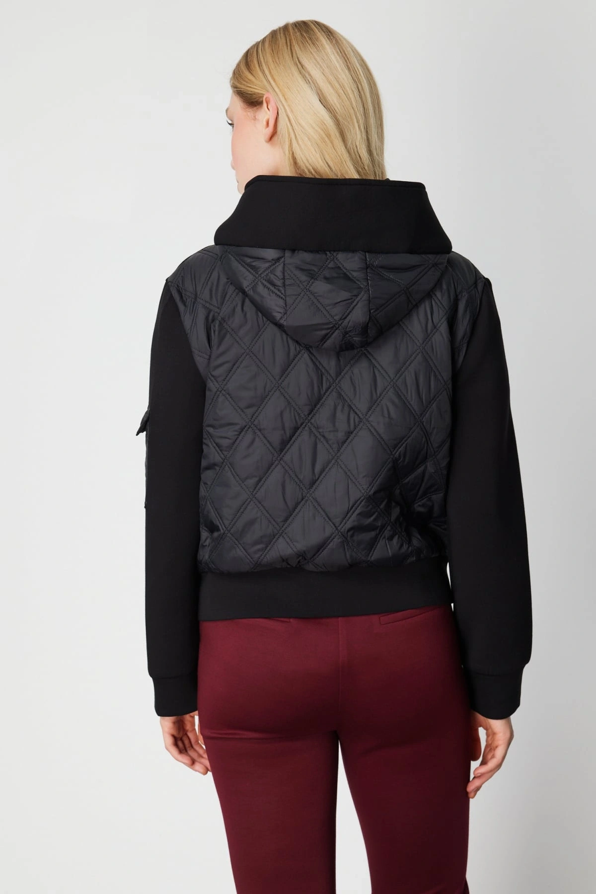 On Fashion Kadın Kapitone Detaylı Kapüşonlu Siyah Mont 60707