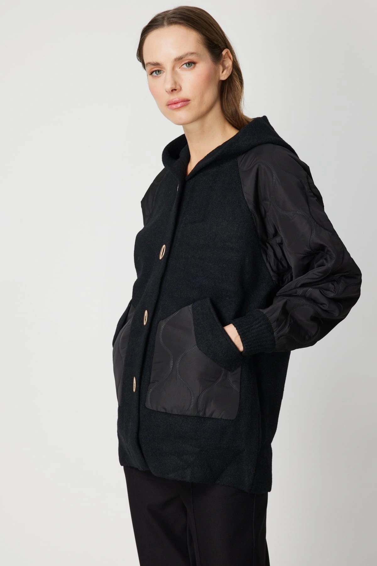 On Fashion Kadın Kolları Kapitoneli Düğmeli Kapüşonlu Siyah Mont 60935