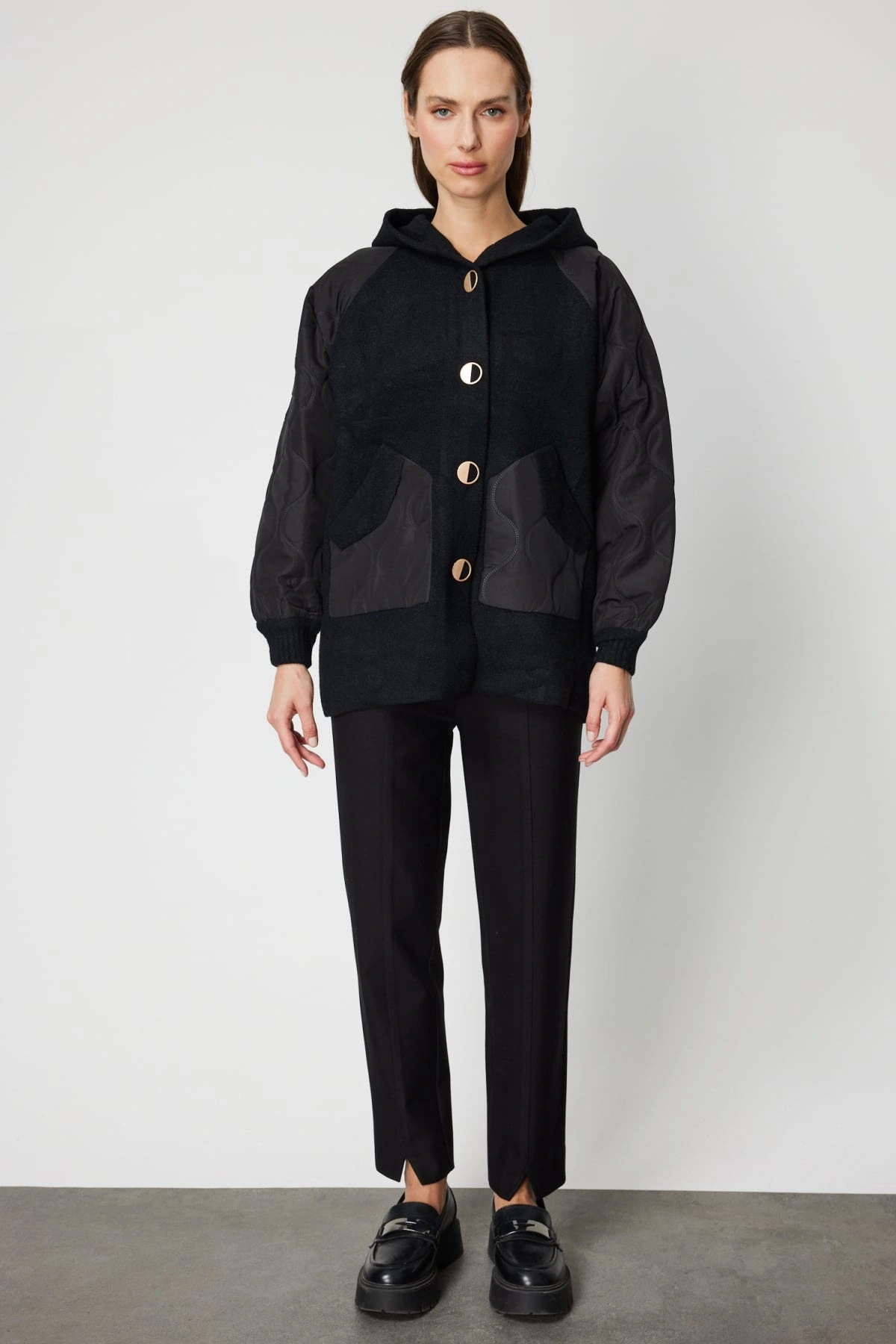 On Fashion Kadın Kolları Kapitoneli Düğmeli Kapüşonlu Siyah Mont 60935