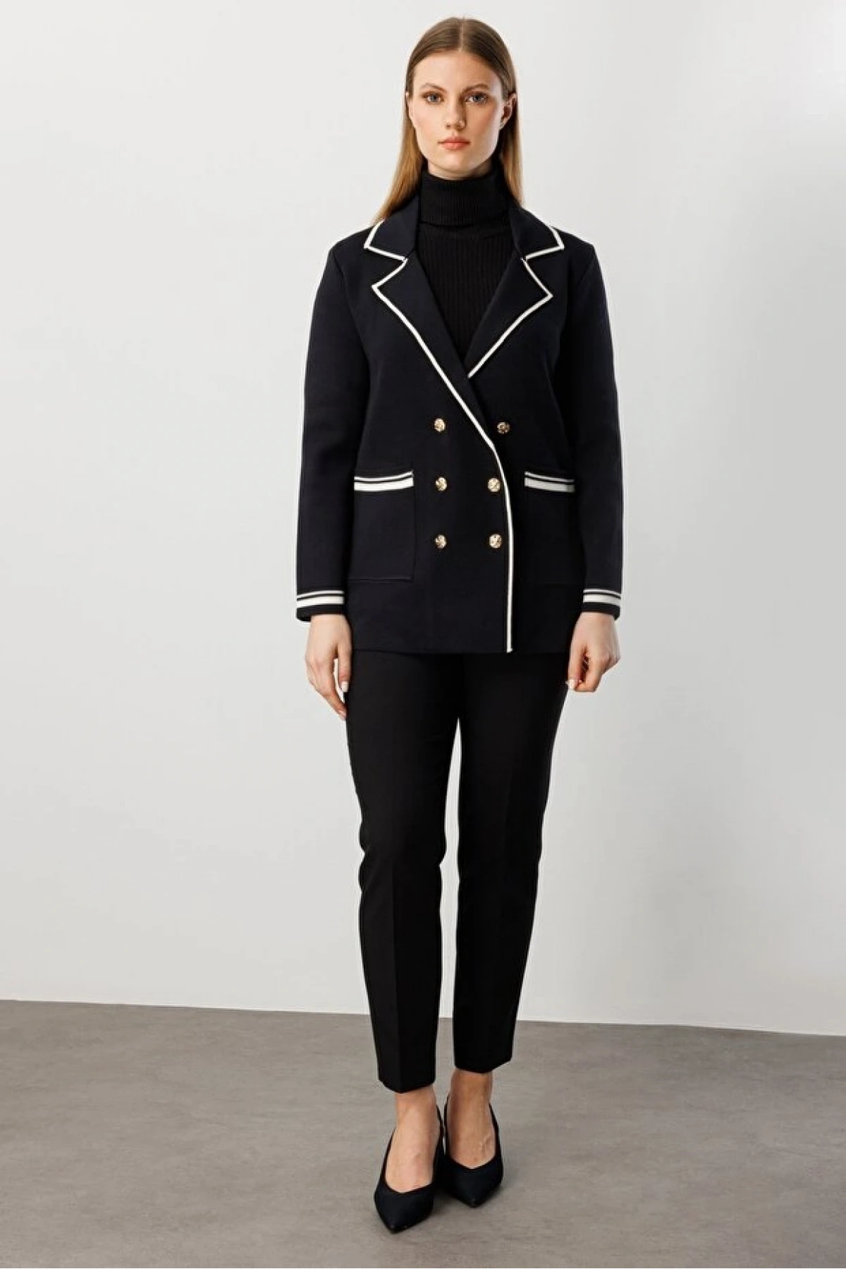 On Fashion Kadın Kruvaze Yaka Sarı Düğmeli Siyah Hırka 60906