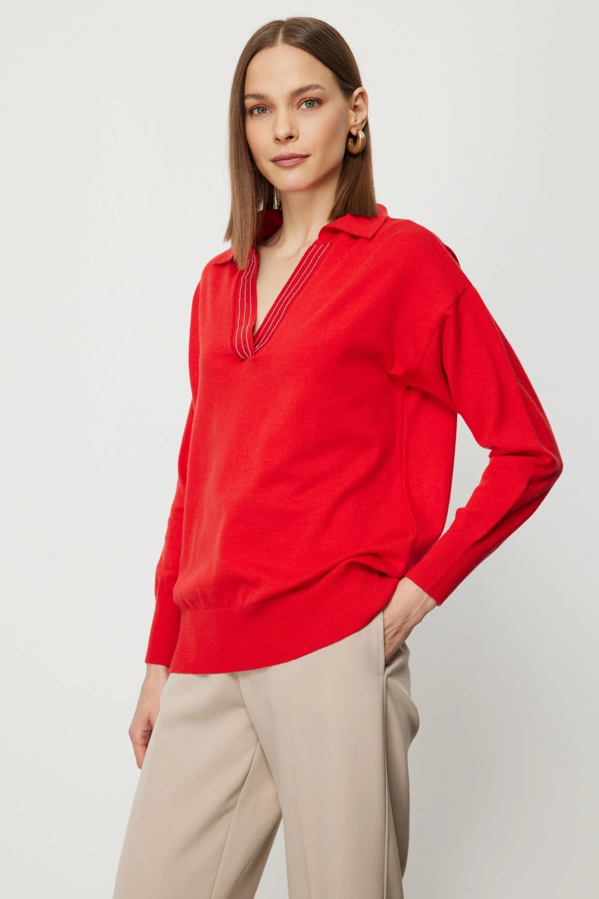 On Fashion Kadın Yakası Zincirli Polo Yaka Kırmızı Kazak 66336