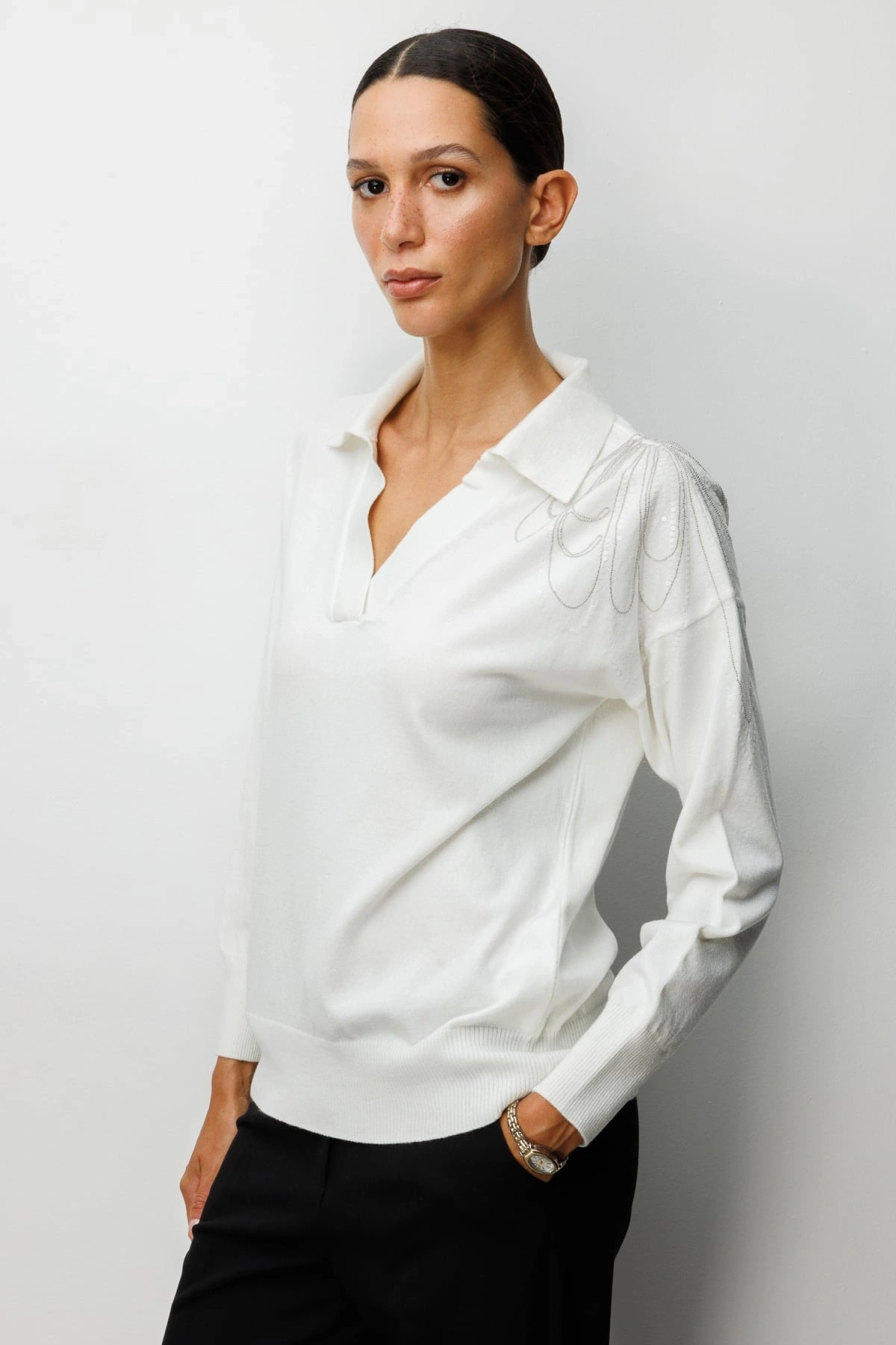 On Fashion Kadın Tek Omuz İşlemeli Gömlek Yaka Ekru Kazak 66359