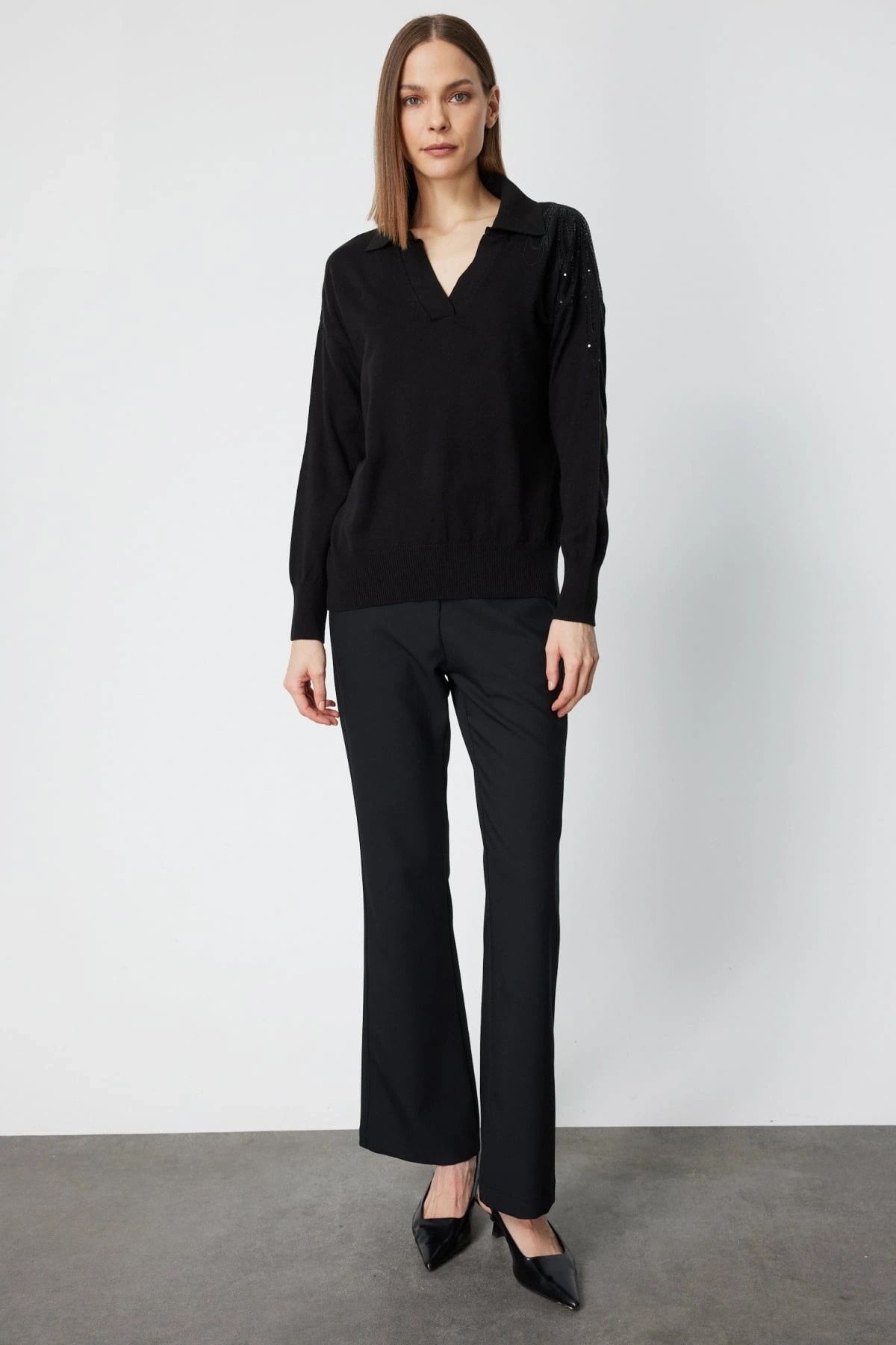 On Fashion Kadın Tek Omuz İşlemeli Gömlek Yaka Siyah Kazak 66359