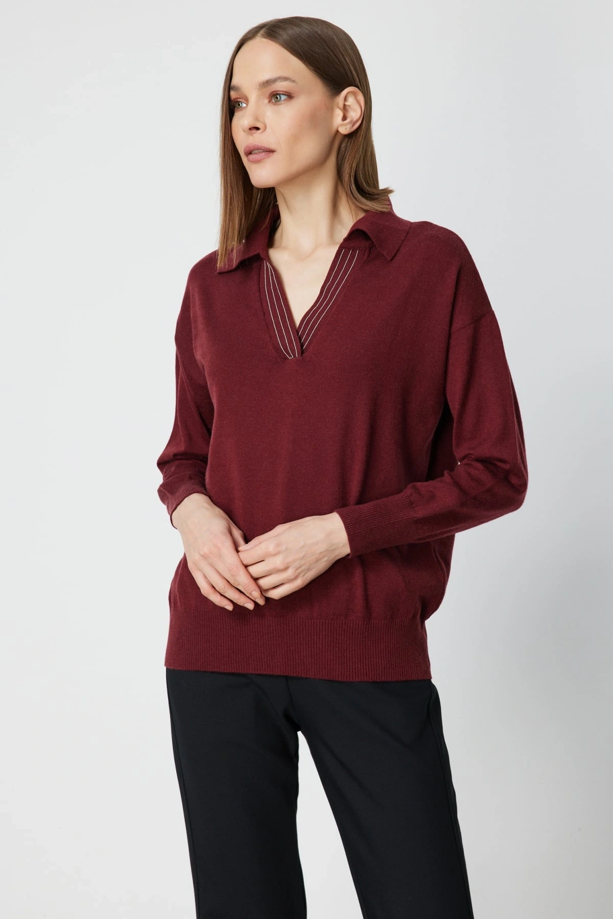 On Fashion Kadın Yakası Zincirli Polo Yaka Bordo Kazak 66336