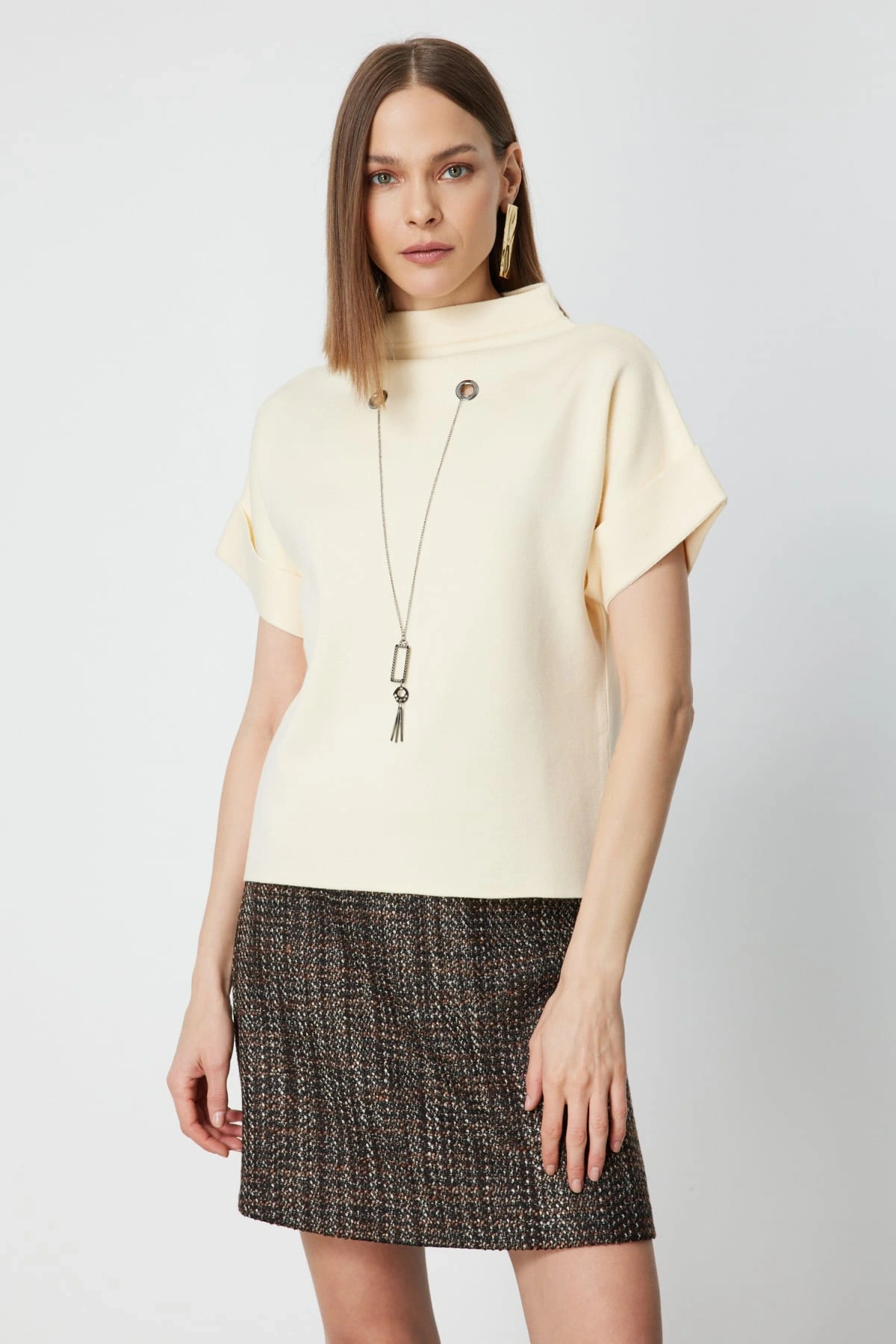 On Fashion Kadın Zincir Detaylı Krem Kazak 65340