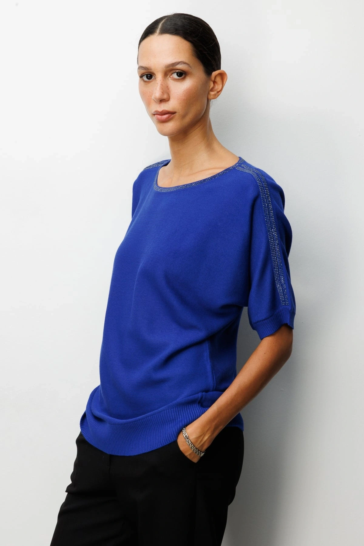 On Fashion Kadın Yakası Ve Kolları Taşlı Saks Mavisi Yarım Kol Kazak 65421