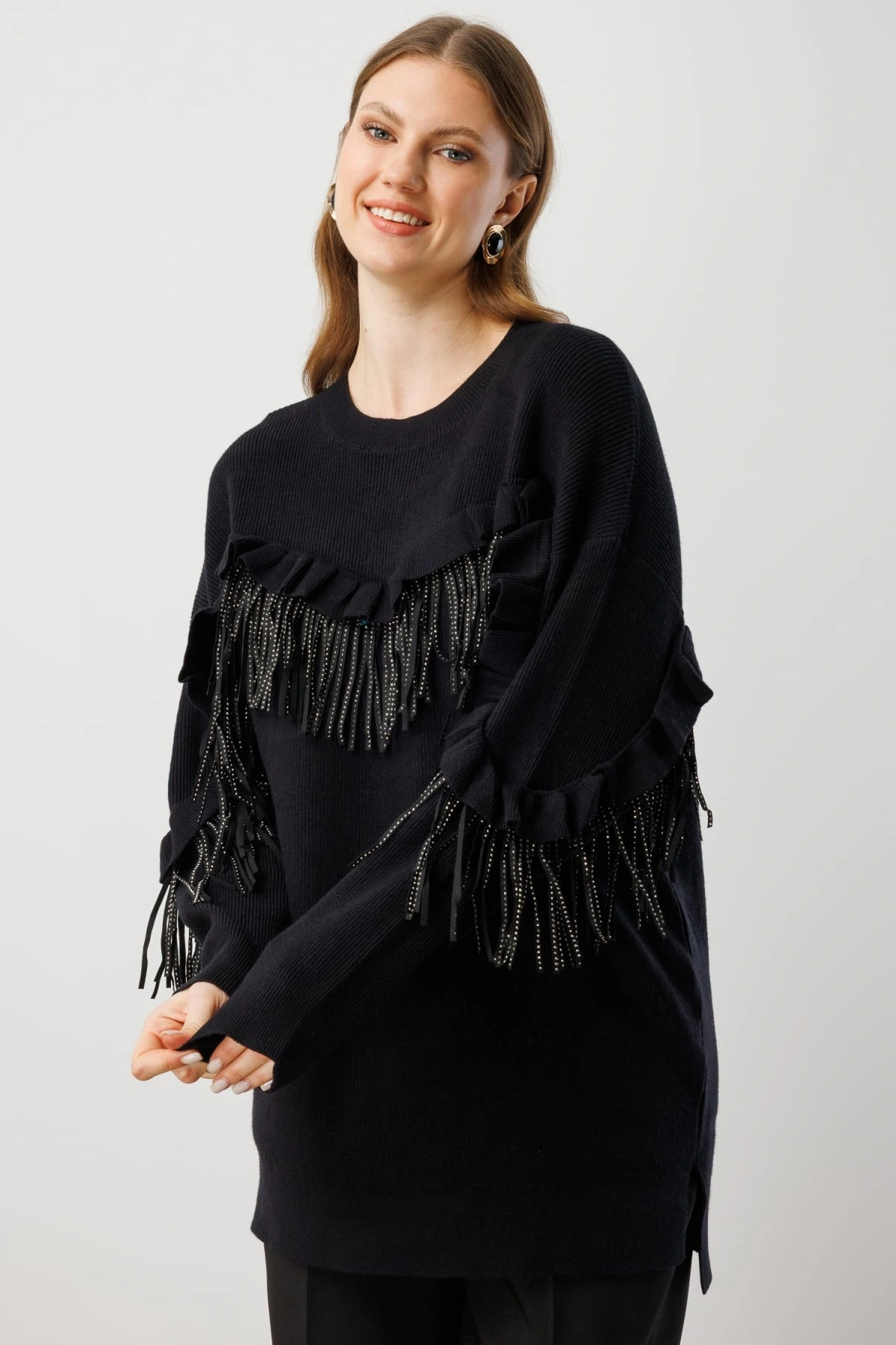 On Fashion Kadın Püsküllü Siyah Kazak 60321