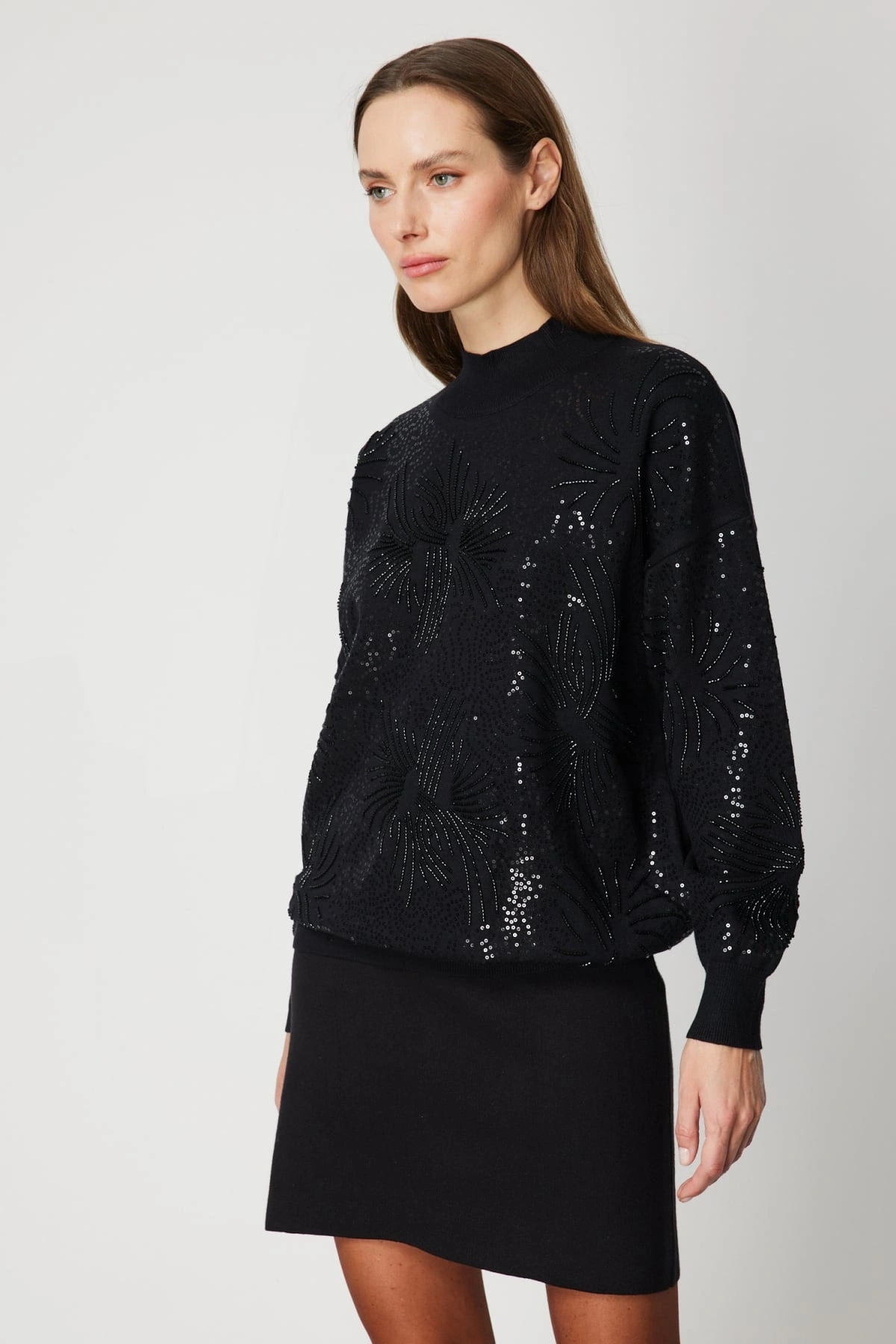 On Fashion Kadın Sıfır Yaka Önü Taşlı Siyah Triko Kazak 60323