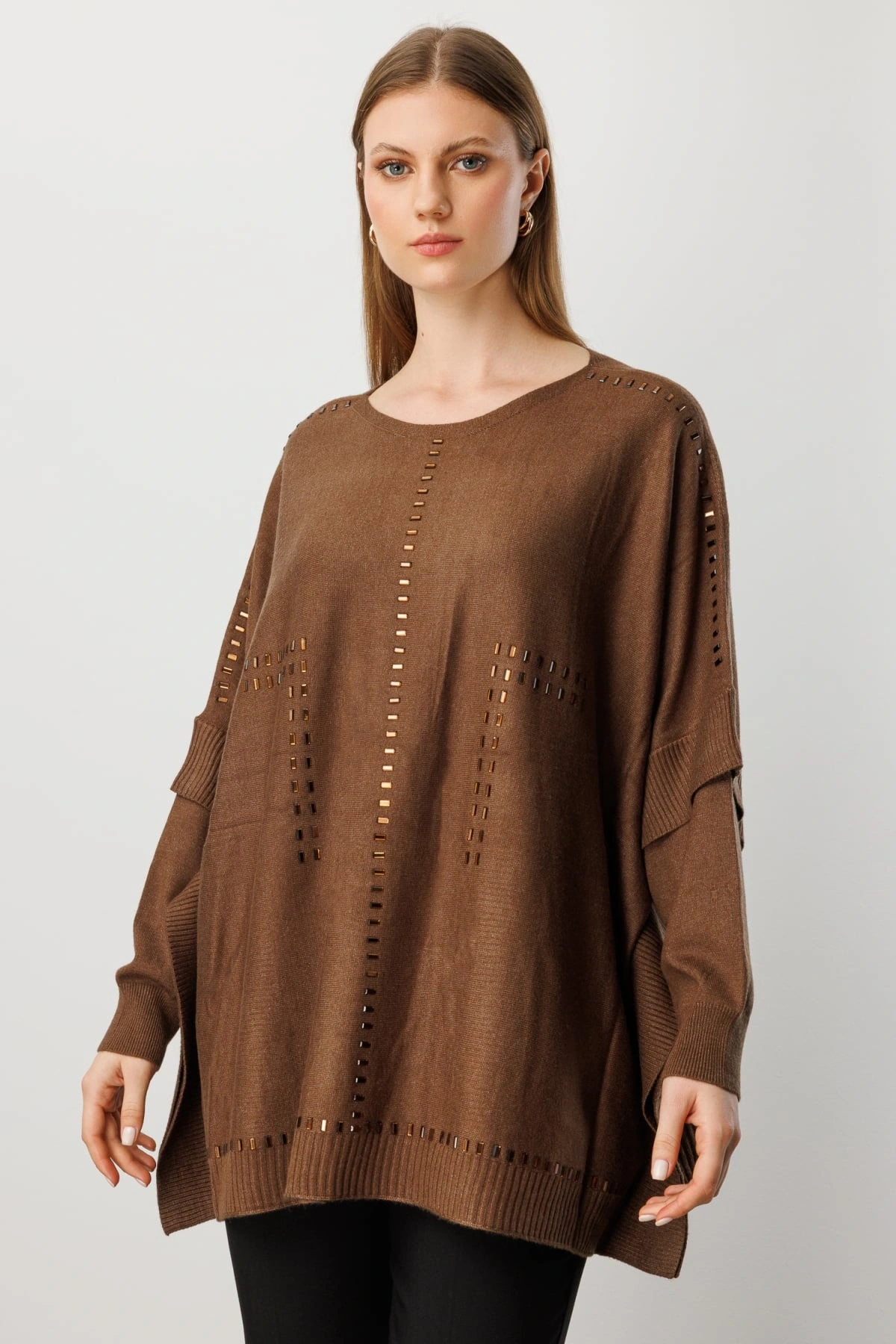 On Fashion Kadın Taş Detaylı Yarasa Kol Kahverengi Kazak 60301