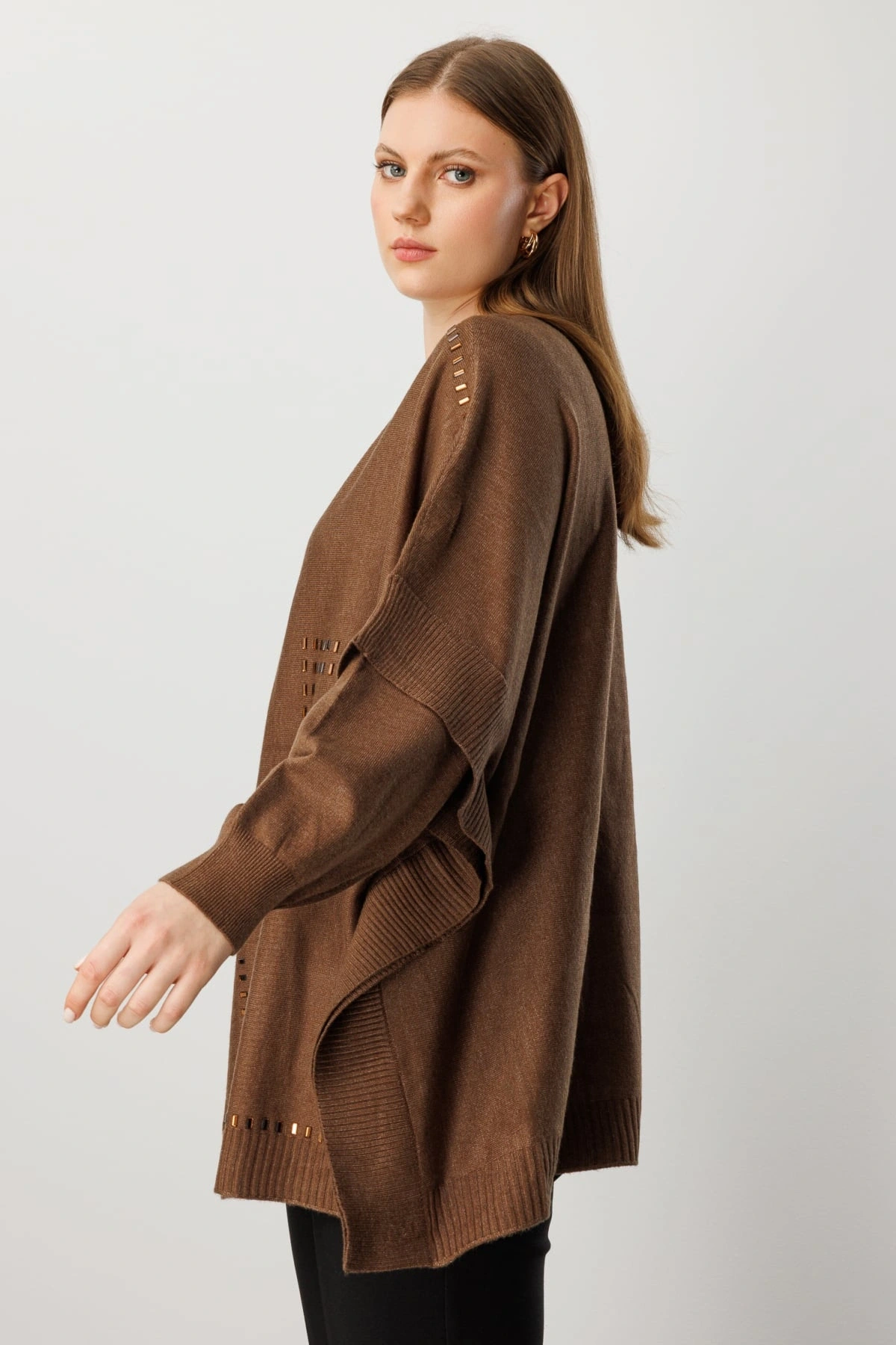 On Fashion Kadın Taş Detaylı Yarasa Kol Kahverengi Kazak 60301