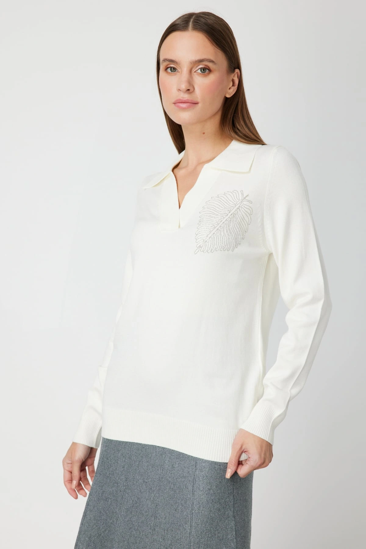 On Fashion Kadın Omuz Yaprak Zincirli Ekru Kazak 65334