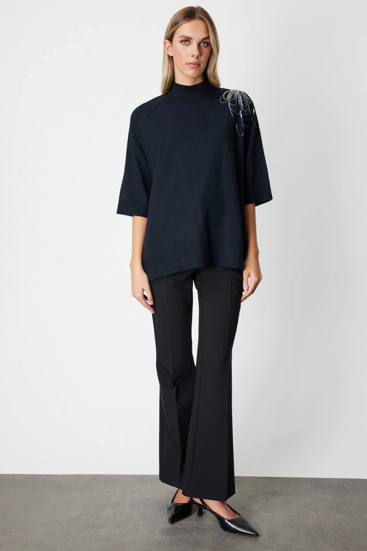 On Fashion Kadın Yarım Kol Tek Omuz Zincirli Siyah Kazak 65381