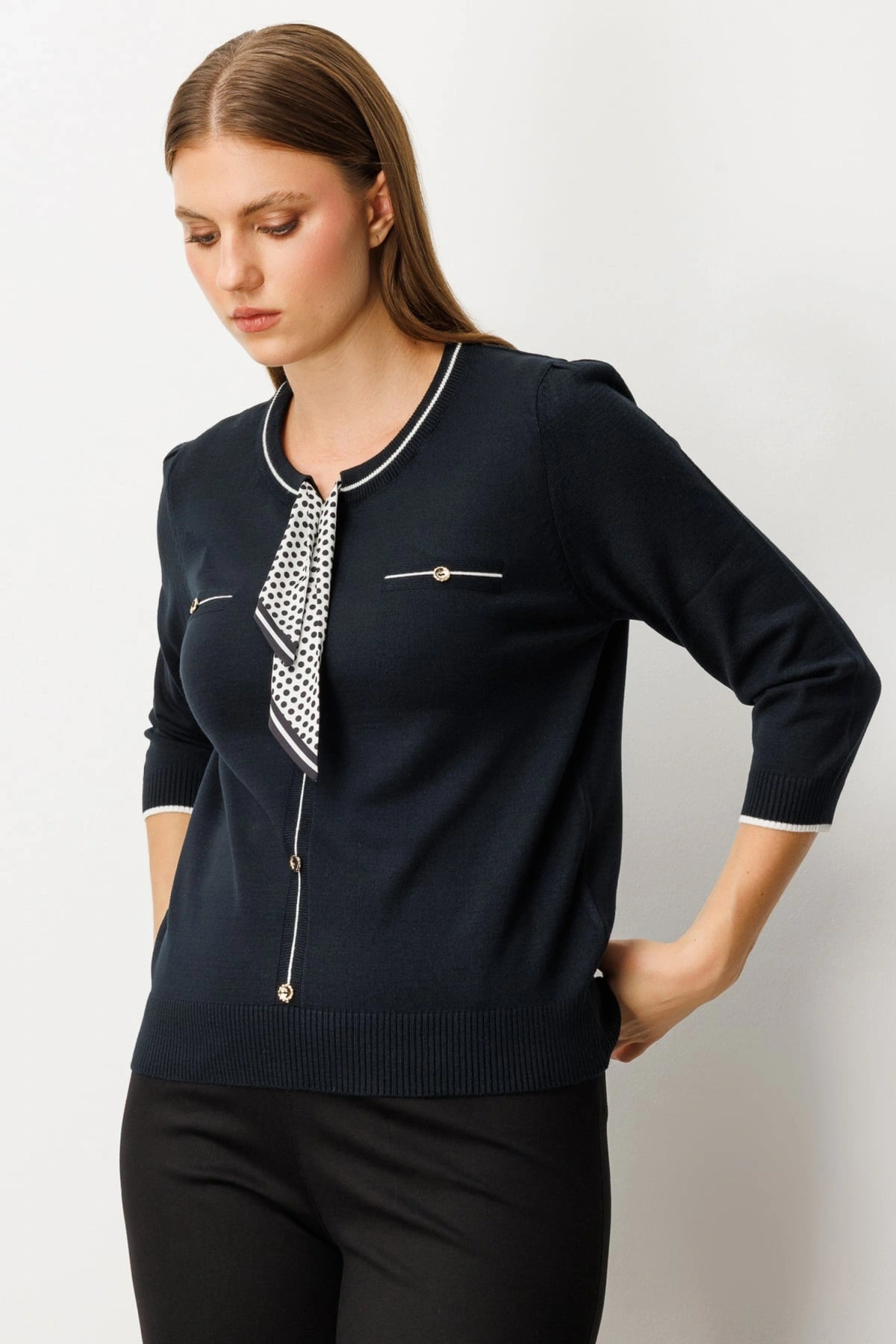 On Fashion Kadın Yarım Kol Yakası Fularlı Siyah Triko Kazak 65352