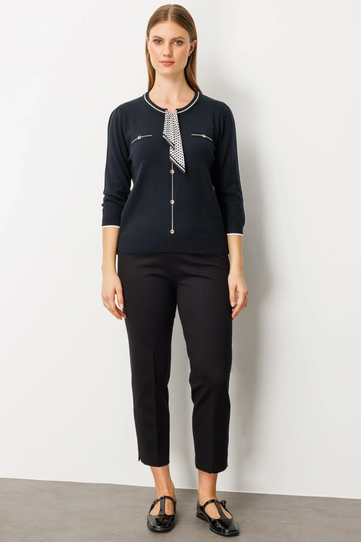 On Fashion Kadın Yarım Kol Yakası Fularlı Siyah Triko Kazak 65352