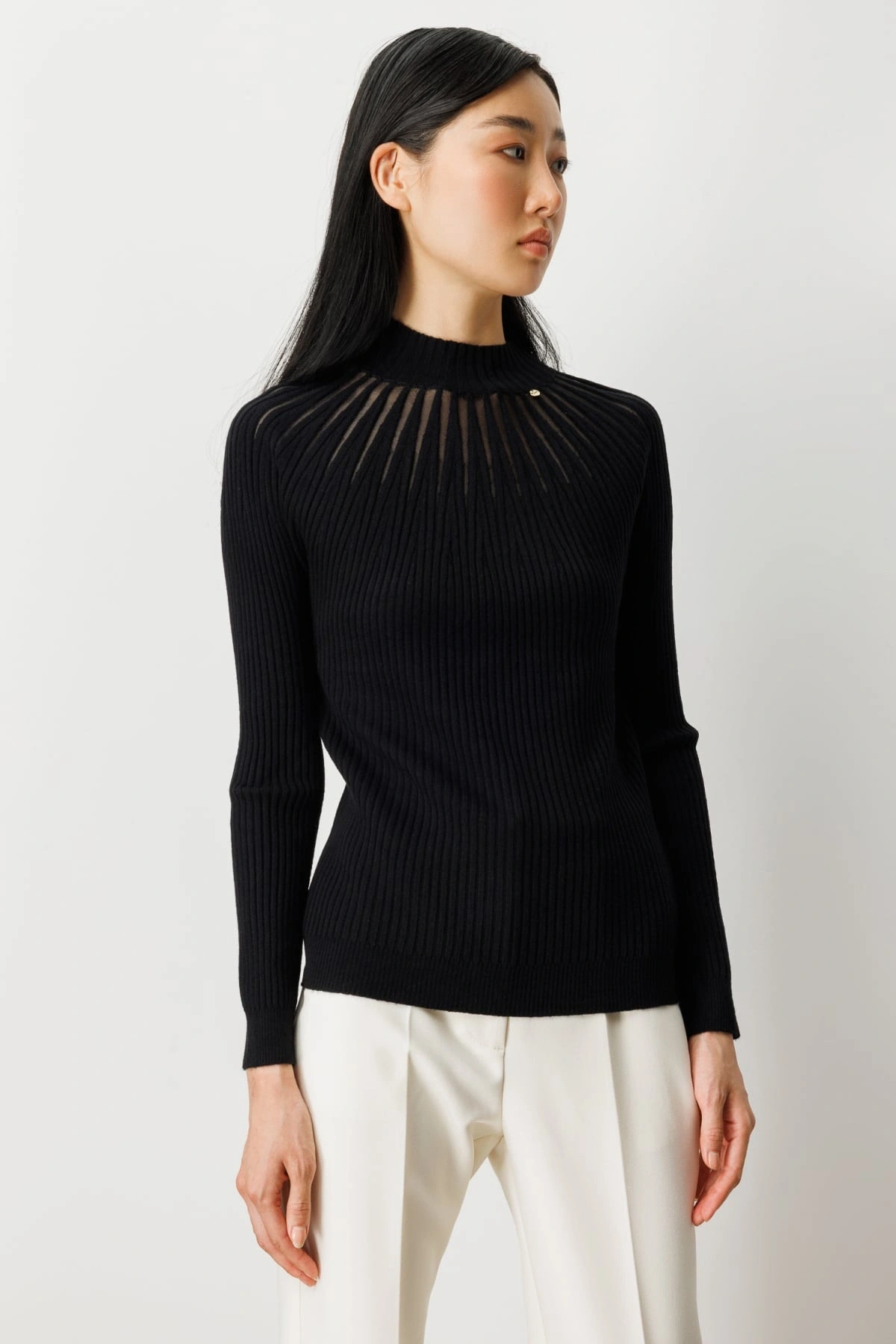 On Fashion Kadın Yakası Tül Dik Yaka Siyah Kazak 60384