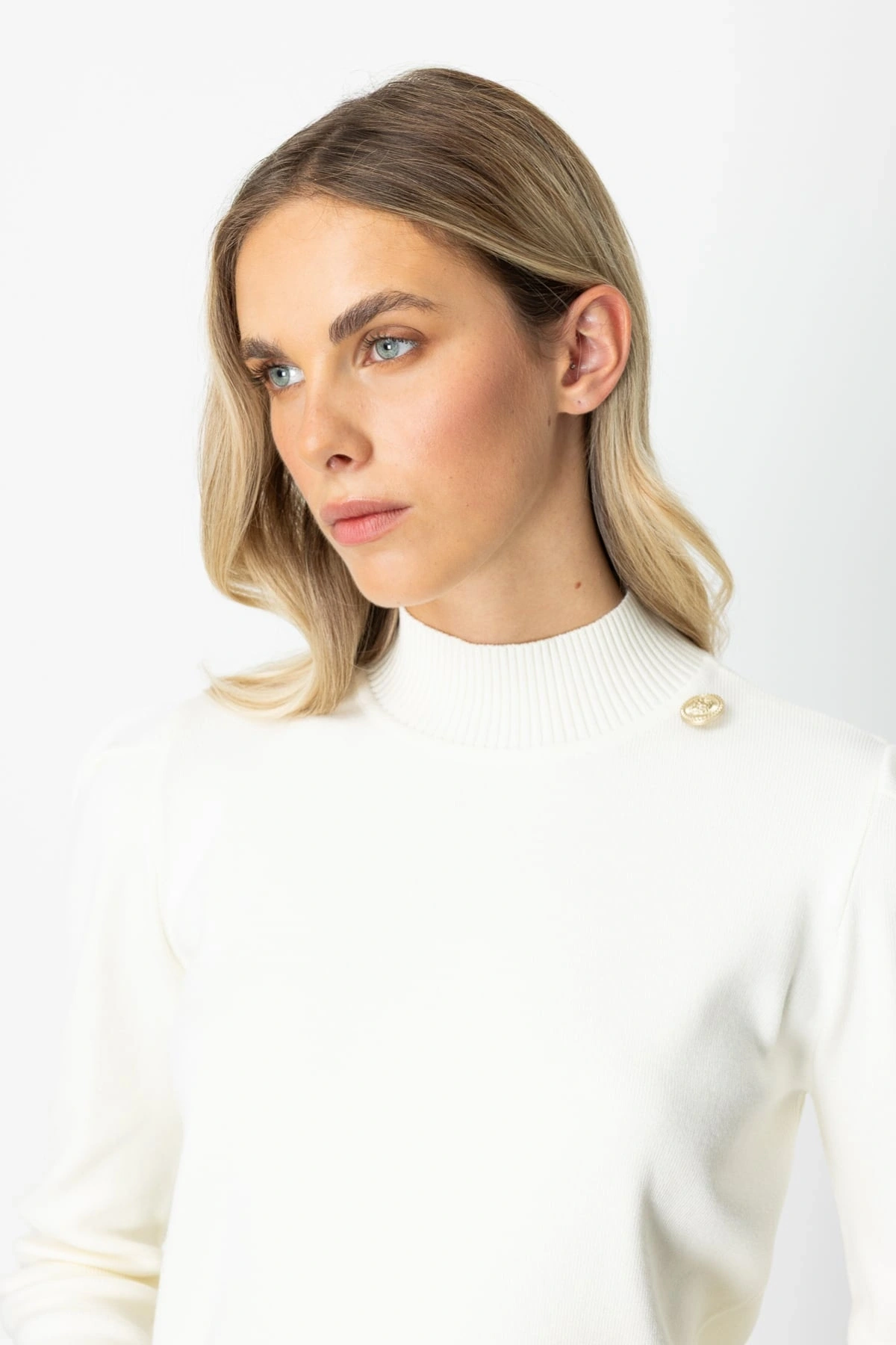 On Fashion Kadın Düğmeli Omuz Detaylı Ekru Kazak 65331