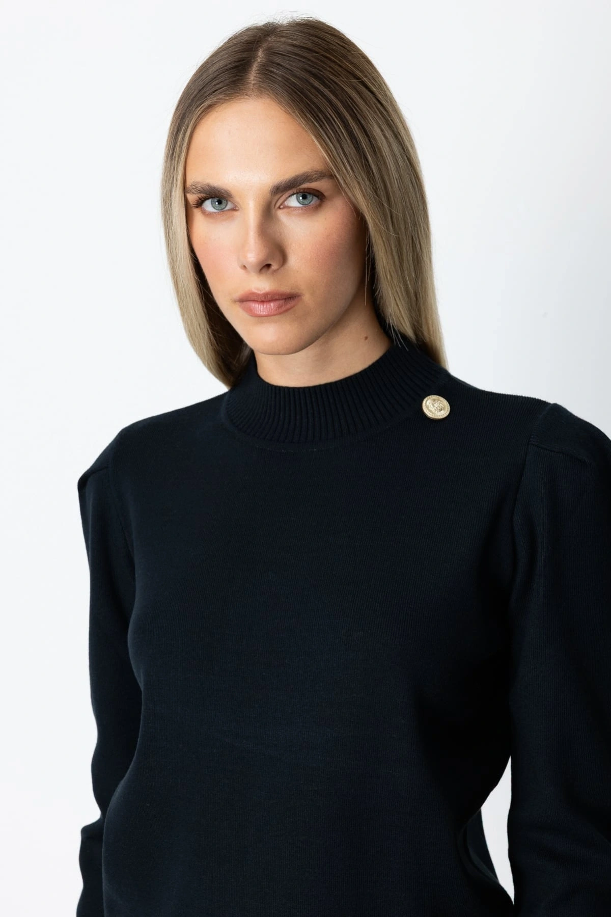 On Fashion Kadın Düğmeli Omuz Detaylı Siyah Kazak 65331