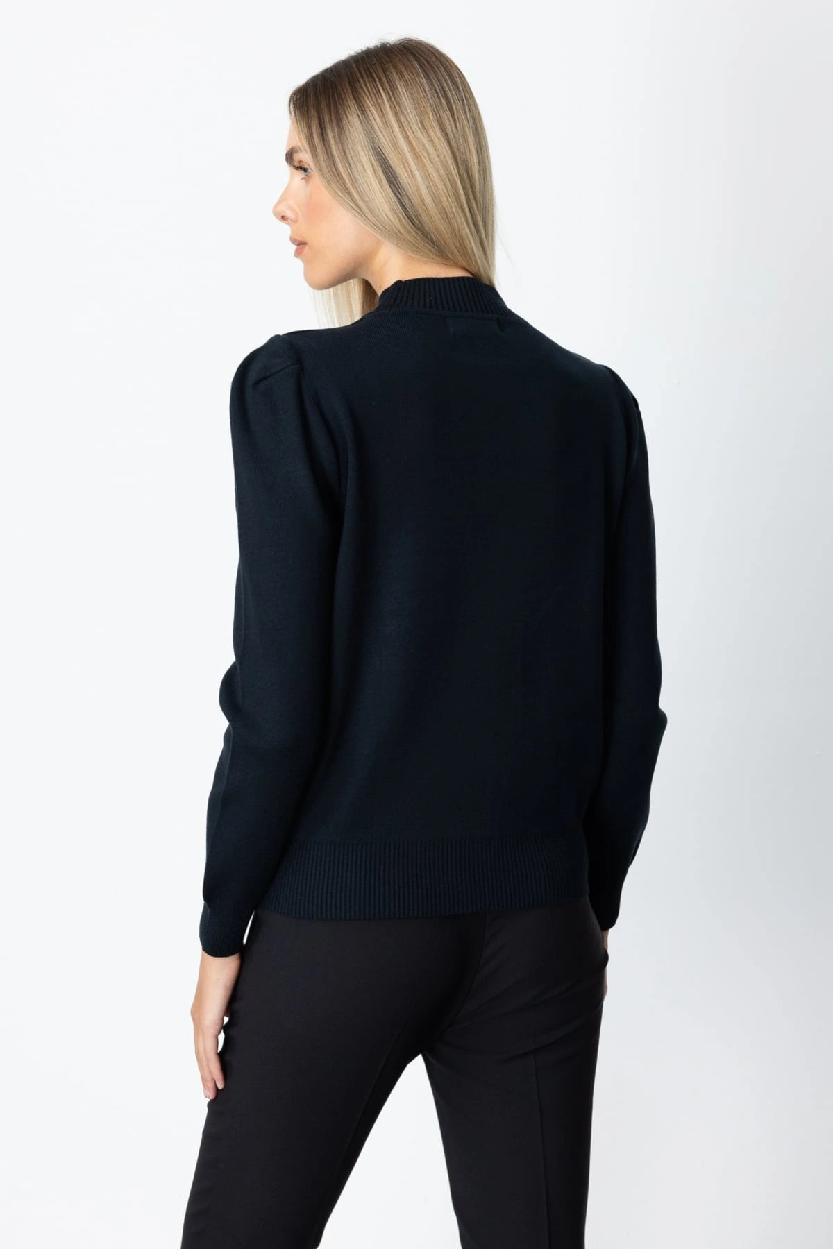 On Fashion Kadın Düğmeli Omuz Detaylı Siyah Kazak 65331