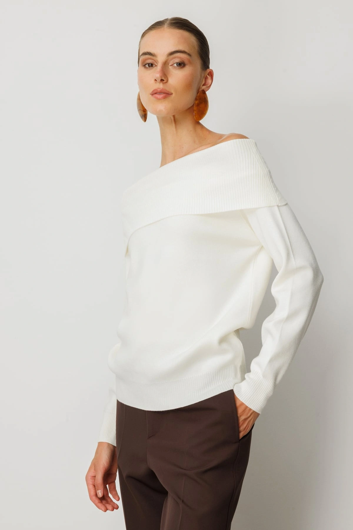 On Fashion Kadın Omzu Açık Ekru Kazak 65380