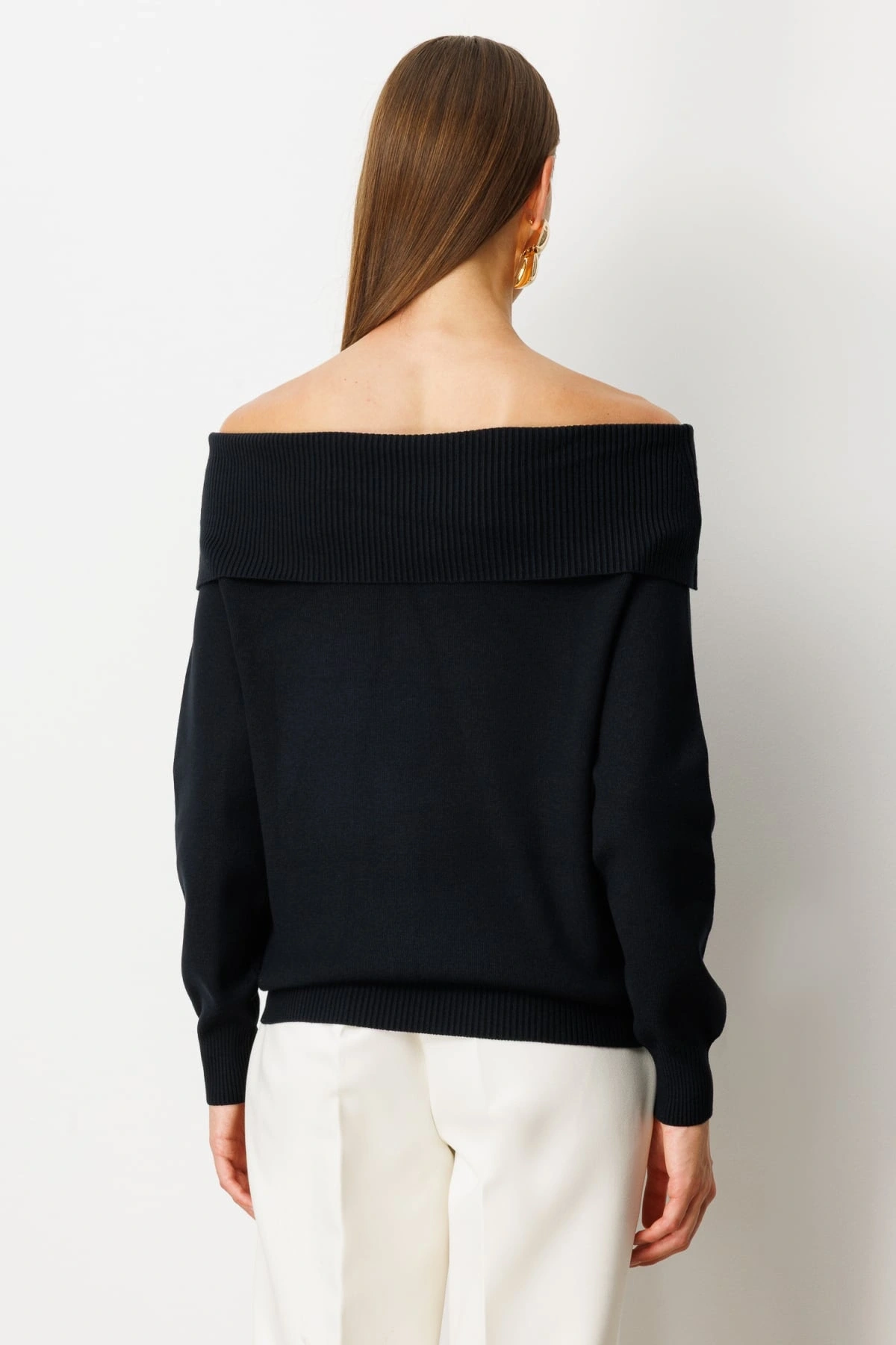 On Fashion Kadın Omzu Açık Siyah Kazak 65380