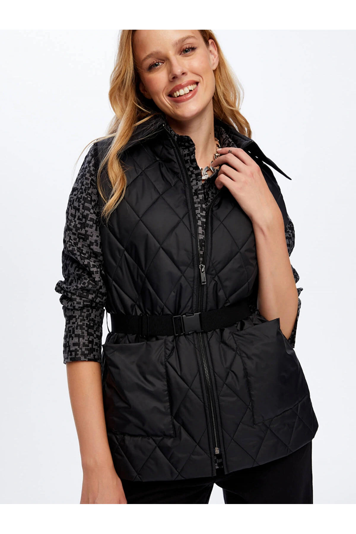 Faik Sönmez Kadın Kapitone Siyah Yelek UW26KYL003