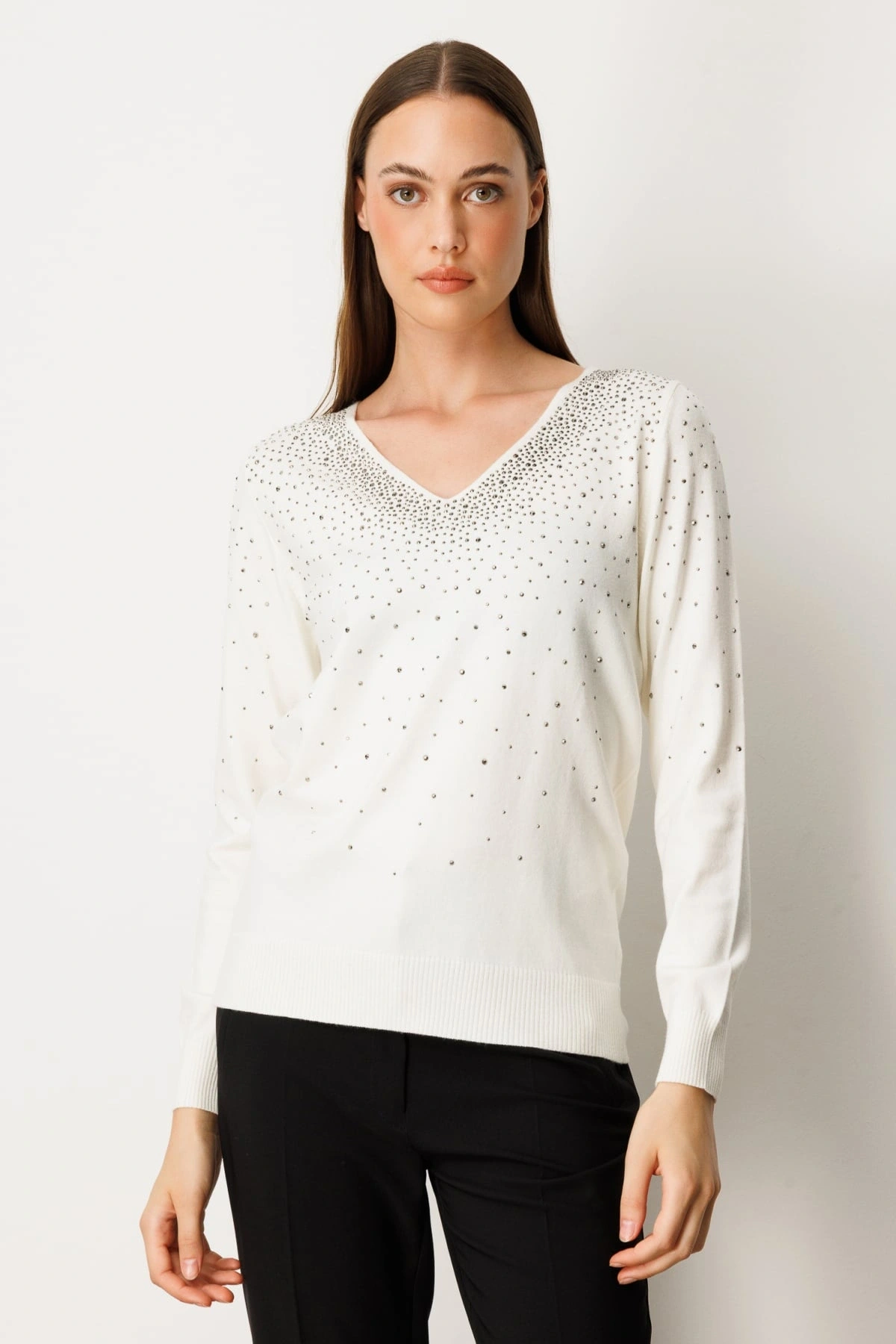 On Fashion Kadın V Yaka Önü Taşlı Ekru Kazak 65315