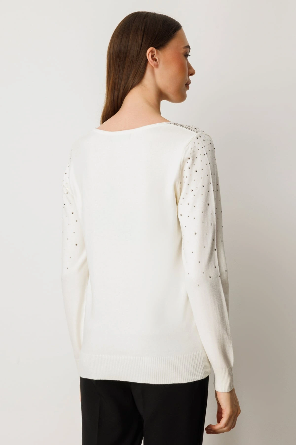 On Fashion Kadın V Yaka Önü Taşlı Ekru Kazak 65315