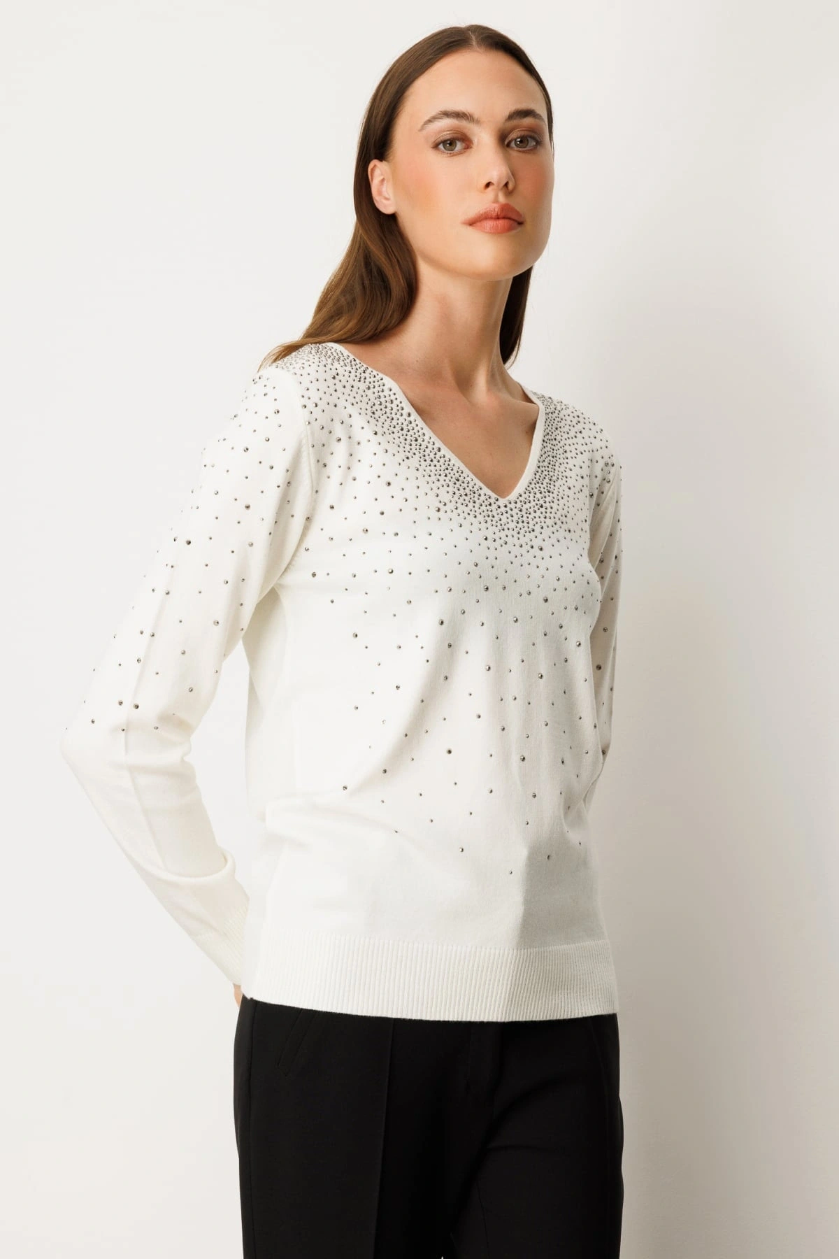 On Fashion Kadın V Yaka Önü Taşlı Ekru Kazak 65315